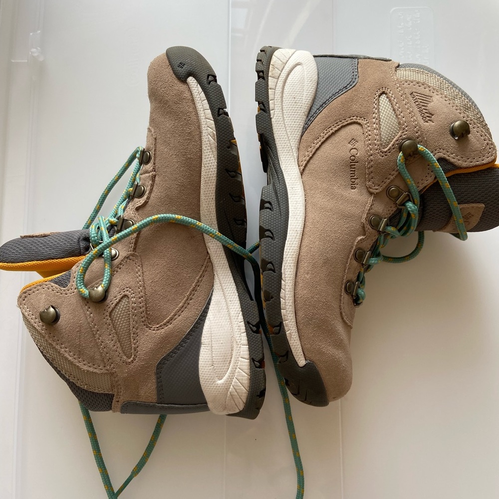 Columbia hiking boots